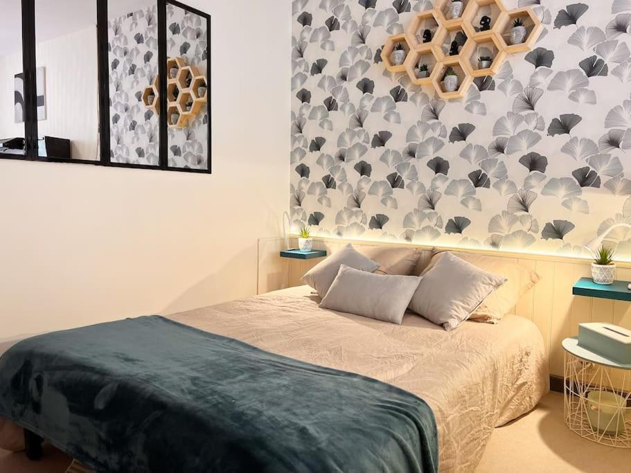 Studio Charmant Hyper Centre Коняк Екстериор снимка